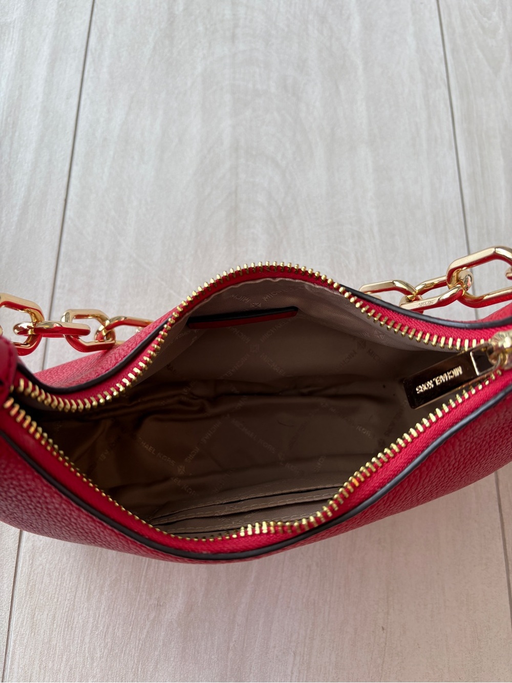 Michael Kors Red Pebbled Leather Shoulder Bag with Gold Chain Accent - Picture 7 of 9